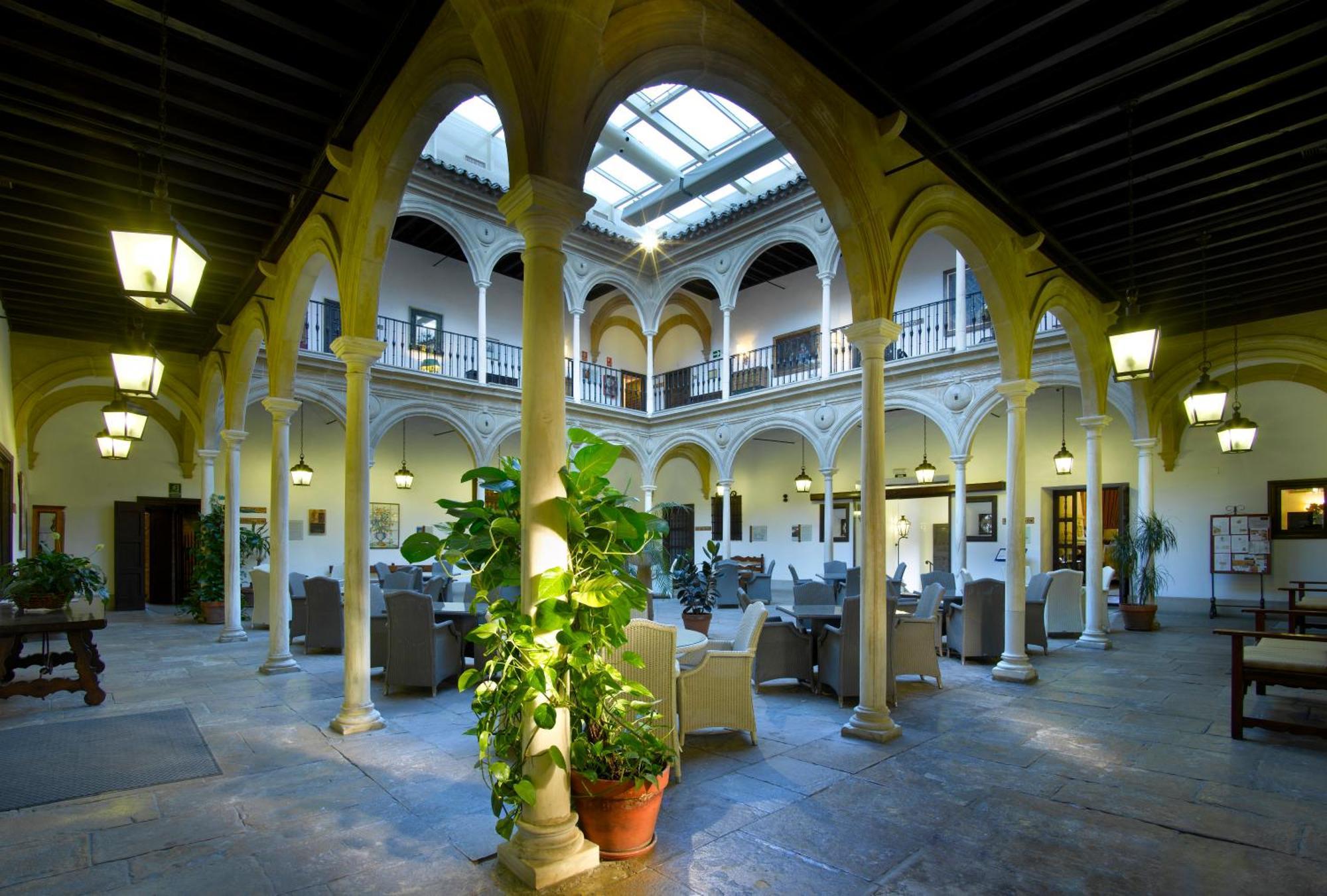 Parador De Ubeda Exterior foto